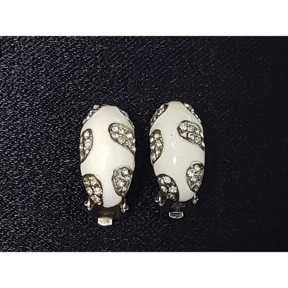 Vintage Gold Tone White & Silver Faux Diamond Inside Clip on Earrings - Picture 2 of 5